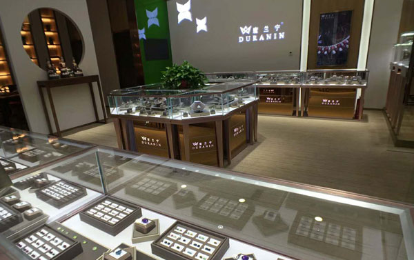 珠寶展示柜上面的絨布、皮革、金屬保養方法